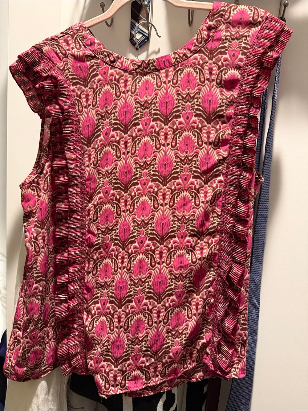 DR2 Pink and Brown Floral Ruffled Sleeveless Blouse